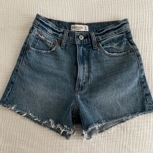 Abercrombie & Fitch High Rise Cutoff Shorts Size 25/0 NWOT